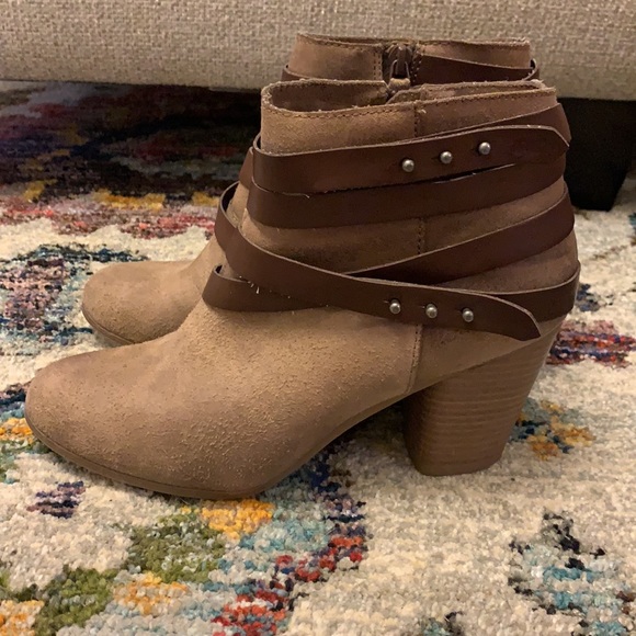 Tan brown booties boots heels western chunky heel Size 9.5 - Picture 5 of 15